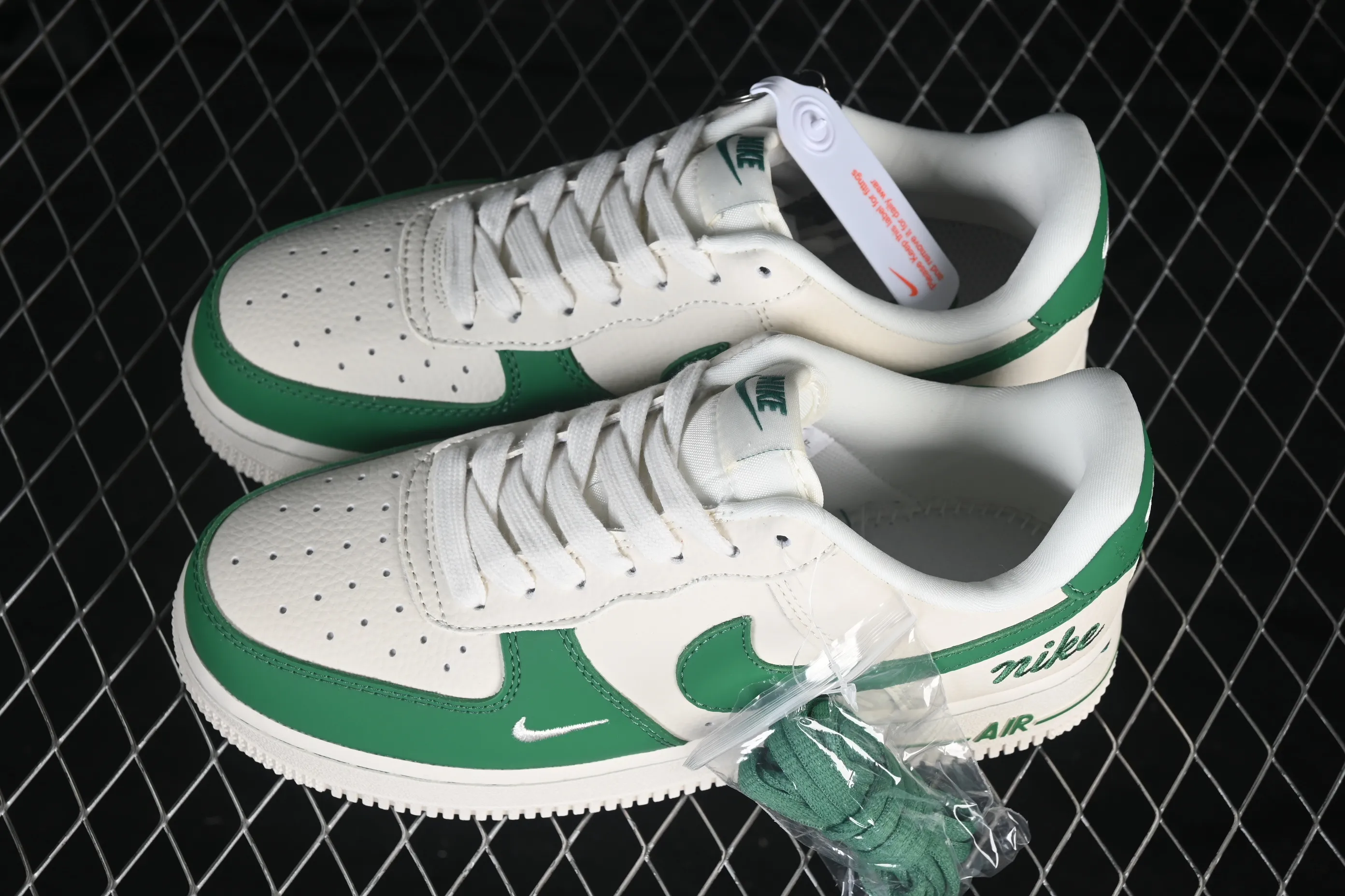 All categories Nk Air Force 1 Air Force series Nk Air Force 1 Low Air Force low-top Nike Air Force 1'07 Low Matcha milk green Air Force 1 low-top casual sneakers FV3694-111